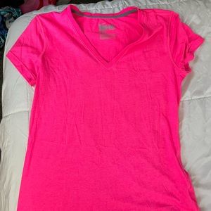 Womens Nike Dri-fit tshirt, perfect for workouts! Excellent used condition!